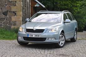 Maximálna rýchlosť octavie 1.6 s pohonom na benzín má hodnotu 190 km/h. Skoda Octavia Combi 1 6 Mpi Lpg Ujede Tisic Kilometru Testy Autokaleidoskop