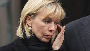 She has been married to gerhard schröder since october 1997. Doris Schroder Kopf Exklusiv Interview Die Ehemalige Kanzlergattin Ist Schwer Erkrankt Bunte De