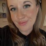 Lorrie Herbert's Instagram, Twitter & Facebook