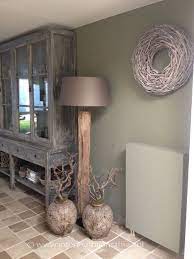 stoere boomstamlamp cq staande lamp gegarandeerd een wauw effect natuurlijk landelijk hout krans lampen woonkamer slaapkamer lampen vloerlampen woonkamer