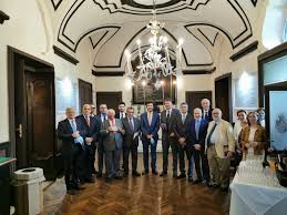 L'agenzia visti consolari colombo è in grado di soddisfare le vostre esigenze in materia di visti consolari e legalizzazioni, a milano. Visita Del Console Generale Di Spagna Alla Sede Dell Ordine Costantiniano In Napoli Orden Constantiniana Sacra Y Militar Orden Constantiniana De San Jorge