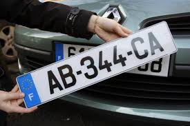 Un supporter du stade rochelais verbalisé pour avoir apposé un autocollant sur sa plaque. Pour Partir En Vacances Sereinement Des Habitants De La Mayenne Veulent Changer De Plaque D Immatriculation