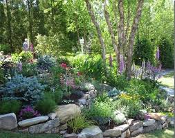 Smart Ideas For Sloped Garden Design 55 Pictures Design Https Pistoncars Com Smart Ideas Slop Rock Garden Landscaping Garden Landscape Design Sloped Garden