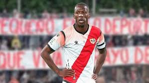 Luis advíncula (rayo vallecano) wins a free kick on the right wing. Rayo Vallecano Dura Respuesta Del Club A Quienes Se Arrogan Indebidamente La Representacion De La Aficion Rayista