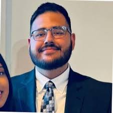 If you're looking for an opportunity to work in medical device and are  willing to relocate, reach out to me!