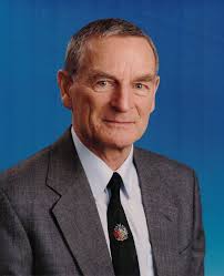 Sir Rex Edward Richards. 28 October 1922â•ﬂ15 July 2019