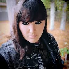 Sheena Davidson's Instagram, Twitter & Facebook