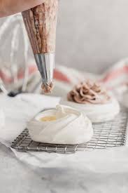 Mini Pavlovas With Nutella Whipped Cream Jamie Kamber Recipe In 2020 Pavlova Recipe Nutella Nutella Desserts