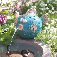 Dieser Wasserspeier Wasserspeier Topferarbeiten Papierskulptur