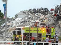 El derrumbe parcial de un edificio de doce pisos en la comunidad de surfside, miami, estado de florida, dejó al menos un fallecido y varios heridos. 8aidm3wx89r8 M
