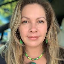 Lisa Pinto Email & Phone Number