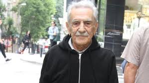 Eşi aydemir akbaş gibi oyunculukla ilgilenen beyhan akbaş'ın özel hayatı da merak konusu oldu. Aydemir Akbas Kimdir Aydemir Akbas Kac Dogumlu Aydemir Kbas Kac Kez Evlendi