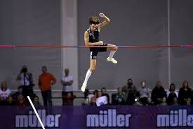 Tocan mejor y con más encanto las mismas teclas que los demás. Armand Duplantis Breaks World Pole Vault Record For Second Time In A Week