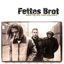 Further singles included außen top hits, innen geschmack (a play on a popular commercial jingle for the aluminum foil toppits: Aussen Top Hits Innen Geschmack Remaster 2cd Fettes Brot Amazon De Musik