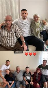 357 016 tykkäystä · 35 954 puhuu tästä. Futbolarena On Twitter Merih Demiral Karamursel De Ailesini Ziyaret Etti Https T Co Arxpgbjaic Twitter