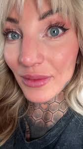 Carissa Barry's Instagram, Twitter & Facebook