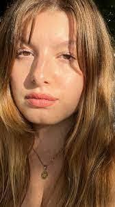 Eve Lowery's Instagram, Twitter & Facebook