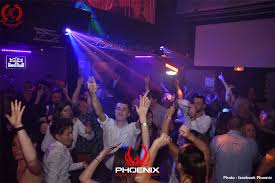 En ce qui concerne le salaire d'un videur de boite de nuit, il va en moyenne de 1900€ à 2500€ par mois. Phoenix Club Discotheque Gayfriendly A Caen