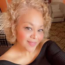 🎶 Eres el Gran Yo Soy Eres mi protector Eres mi fuerza, Mi escudo y mi  salvación 🎶 “Quién es como Tú” https://youtu.be/TyJcVXT5q28 #Aliento  #AlientoMG