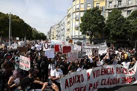 Foi convocada uma manifestação para amanhã, 26 de novembro, contra a denegação de justiça do nosso sistema judicial, com base a liberdade de manifestação está garantida constitucionalmente. Milhares Na Rua Em Lisboa E Porto Contra O Racismo