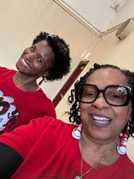 The fit tribers were in full force today! Congrats to those who ran and to  all those who lost their voices cheering 📣 😝❤️🏃‍♀️