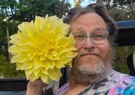 West Seattle blossoms blowing in the breeze