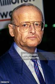 305 Carl Hahn Stock Photos, High-Res Pictures, and Images