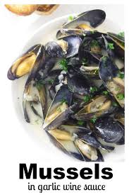 Mussels In Garlic Wine Sauce Mussels Recipe Steamed Mussels Mussels Recipe White Wine