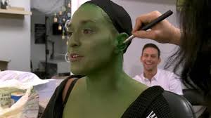 Kristin Chenoweth and Idina Menzel will co-host PBS 'Wicked' concert