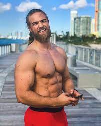 Lasse matberg noto su instagram come il vinchingo , grazie al suo fisico statuario e i suoi lunghi lasse matberg è stato un concorrente di ballando con le stelle 2019 , in coppia con la ballerina. Lasse Matberg Age Height Weight Workout And Training Ookles