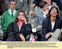 Born 23 january 1957), is the eldest child of rainier iii, prince of monaco, and the american actress grace kelly. Prinzessin Stephanie Li Und Schwester Caroline Von Monaco Beim Pokalendspiel Prinzessin Caroline Caroline Von Monaco Monaco