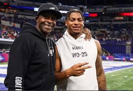 The GOAT Jerry Rice texted me that the #Patriots are indeed signing his son  WR Brenden Rice to the practice squad. "Yes, all about how quickly he  learns the playbook." Jordan Schultz