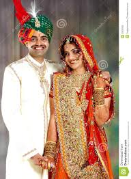 Check spelling or type a new query. Gluckliche Indische Paare In Ihrem Hochzeitskleid Stockbild Bild Von Freundlich Geck 20032535