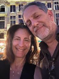 Heidi Kling's Instagram, Twitter & Facebook