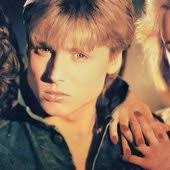 Sweet Dreams music, videos, stats, and photos