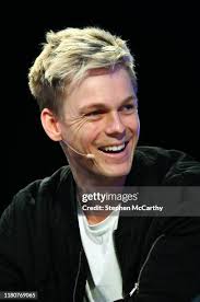 728 Caspar Lee Photos & High Res Pictures