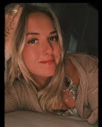 Amber Gleason's Instagram, Twitter & Facebook