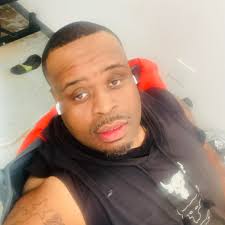 fans discuss concert experience