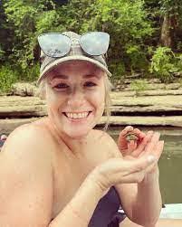 Jillian Akers's Instagram, Twitter & Facebook