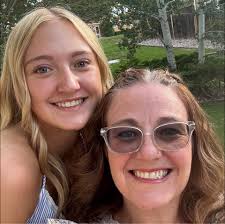 Can I mix cotton and denim fabrics in a jean quilt?