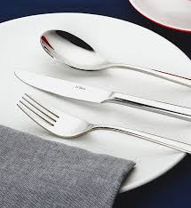 Decken essen gedeckter tisch besteck decken tisch. Zu Tisch Besteck Richtig Legen Und Halten
