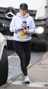 Thanks for watching my video. Coleen Rooney Cuts A Casual Figure In A Baseball Cap Hoodie And Leggings Aktuelle Boulevard Nachrichten Und Fotogalerien Zu Stars Sternchen