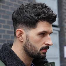 45 Hottest Men S Curly Hairstyles That Attract Women Cheveux Ondules Hommes Coupe Cheveux Frises Homme Coupe De Cheveux Homme Degrade Bas