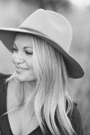 Candace Colbert's Instagram, Twitter & Facebook