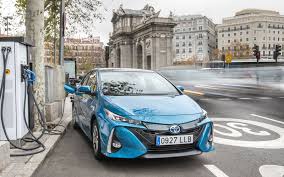 Y además no añaden bajo el ciclo que ha sido. Ya A La Venta El Toyota Prius Plug In 2021 Con 45 Km De Autonomia Electrica Y Paneles Solares Clicacoches