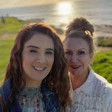 Lenore Clay's Instagram, Twitter & Facebook