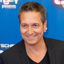 Laura Osswald + Dieter Nuhr: So macht Spenden Spaß