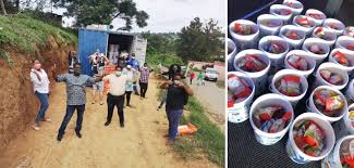 Closed doors, however, can lead to clutter. Shaperscare Distributes Hampers To Needy During National Lockdown Shaperscare Distributes Hampers To Needy During National Lockdown Global Shapers Staff Of Domino Foundation And Representatives Of The Durban Chamber Of Commerce At The