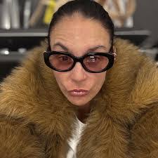 Samantha Daza's Instagram, Twitter & Facebook