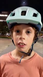 👋 Coneixes a David Andrada? Potser el coneixes com a “Carter”. O potser  l'has vist patinant a l'skatepark de La Marina, a la Zona Franca de  Barcelona, o potser no n'has sentit